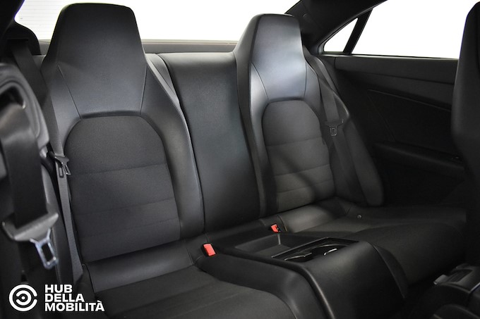 MERCEDES-BENZ E 220 CDI Coupé BlueEFFICIENCY Avantgarde